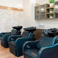 Unité de lavage de cheveux professionnelle pour barbier avec bac inclinable en porcelaine noire, lit de shampoing pour salon
