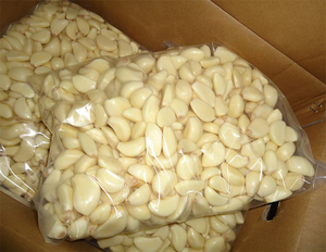 Bawang Putih Kupas 1KG/Kantong Vakum Asal Cina - Product Image 1