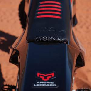 Potencia y Estabilidad Inigualables, Motocicleta Todoterreno Leopard E-XE 880, Motor Central de Litio de 75 Ah, 90 V, 37 kW - Product Image 3