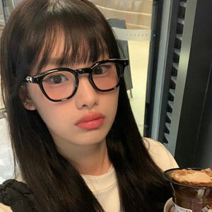 Lunettes anti-lumière bleue Qianai Y2K à monture noire, monture PC, design carré plein cadre pour un usage quotidien - Product Image 3