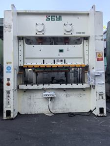 Sns2 250 250t מכירה חם מחיר המפעל seyi סדרה מתכת ביצוע מכונה עם אגרוף seyi 250t - Product Image 2