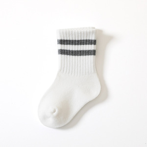 Chaussettes mi-hautes rayées pour bébé, à barres parallèles, décontractées, confortables, de haute qualité, en coton, pour tout-petits et enfants - Product Image 3