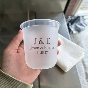 Vasos de Plástico Personalizados de 300 ml y 400 ml con Impresión de Nombre y Fecha, Vasos de Plástico para Boda, Vasos de Plástico Esmerilados para Boda - Product Image 1