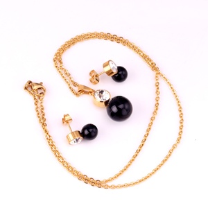 Parures de bijoux pour femmes en acier inoxydable plaqué or 18 carats avec perles noires fraîches pour filles - Product Image 2