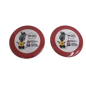 Badge en fer blanc à bouton central pour artisanat métallique - Product Image 1