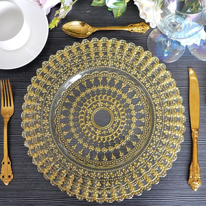 Assiettes de présentation contemporaines de luxe en verre coloré avec motif de dentelle gaufrée Mandala pour la décoration de <span class=keywords><strong>table</strong></span> de banquet de mariage - Product Image 4