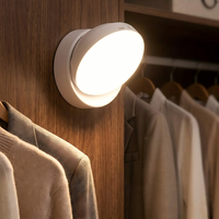 Lámpara LED Inalámbrica Moderna con Sensor de Movimiento y Rotación de 360°, Lámpara de Dormitorio Recargable por USB, Luz de Gabinete de Plástico de Bajo Consumo