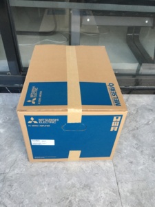 100% Nuevo y Original Servoamplificador de CA Mitsubishi MR-J2S-15KB4-PX - Product Image 1