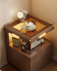 โต๊ะข้างเตียงสไตล์นอร์ดิกแบบมีร่องพร้อมไฟ LED โต๊ะข้างเตียงไม้จริงพร้อมลิ้นชัก โต๊ะวางของกระจกด้านบนสำหรับใช้ในบ้าน - Product Image 1