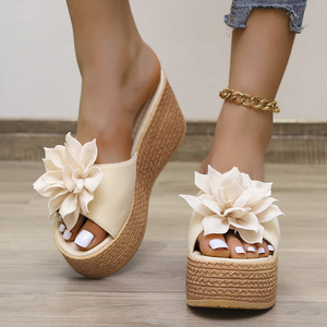 Sandales mules <span class=keywords><strong>compensées</strong></span> à plateforme florales pour femme, style espadrille, bout ouvert, confortables et décontractées, collection été 2026, vente en gros - Product Image 2