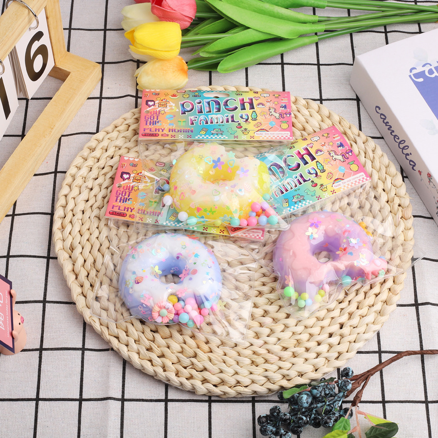 Gap-shaped donut squishy
