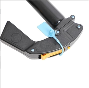 Spray de Seguridad Personal de 110 ml para Supervivencia al Aire Libre con Logotipo Ours Puissant, Repelente de Animales Salvajes de 30 Pies de Alcance para Senderismo - Product Image 3