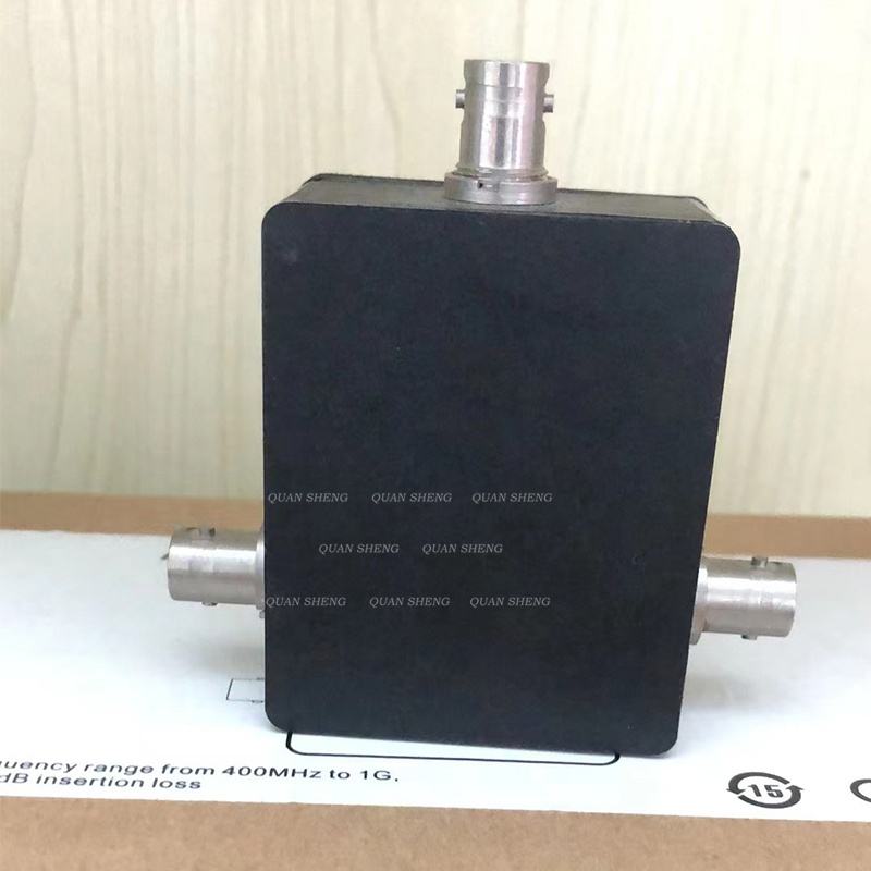 Passive Broadband UHF Antenna Splitter for Wireless Microphones