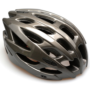 Casque de vélo moulé en une seule pièce, unisexe, respirant, avec 26 plus ouvertures d'aération, motif rayé noir - Product Image 4