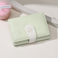 Dompet Kartu Pendek Wanita Motif Kucing Lucu Timbul, Model Lipat Tiga, Gaya Jepang, Bahan Kulit PU, Tempat Kartu Kredit & ID, Penutup Gesper