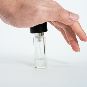 Outil de sertissage manuel facile à utiliser pour flacons de parfum en plastique, verre et métal – Capsuleur manuel écologique, économe en énergie et portable - Product Image 2