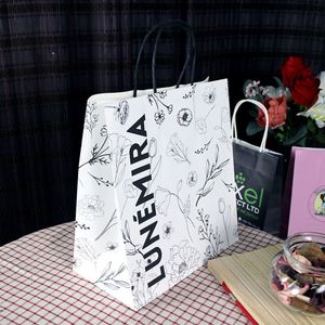 Sacs en papier kraft à prix de gros pour impression personnalisée rapide, sacs en papier durables et bon marché pour le shopping, les vêtements et l'emballage alimentaire - Product Image 2