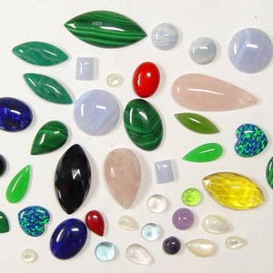 Cabochon in <span class=keywords><strong>Malachite</strong></span> <span class=keywords><strong>Verde</strong></span> Naturale XM Jewels - 30mm, Taglio Brillante Personalizzabile, Trattamento Cerato/Oliato, Fondo Piatto - Product Image 3