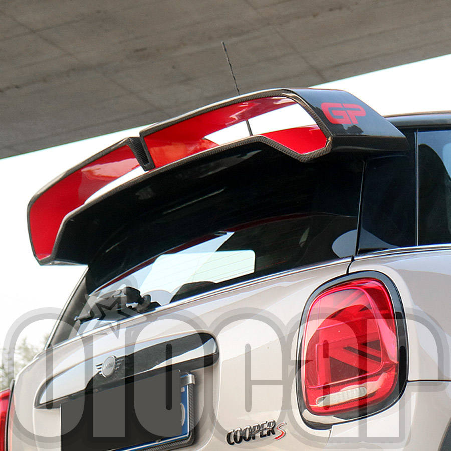 Oiomotors JCWGP3スタイルカーボンファイバービッグリアスポイラー