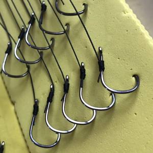 ชุดตกปลาคาร์พแบบสปริงพร้อมเบ็ดหลายตัว ขนาด 8 ถึง 13 ตัวเบ็ด สำหรับตกปลาในน้ำจืด รุ่น Ise-ni พร้อมท่อเบ็ด - Product Image 5