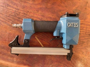 Cucitrice pneumatica professionale 8016 Ga.21 1/2 ''pinzatrice corona 12.8mm pistola sparachiodi aria Fine OEM personalizzabile GS certificata 3 anni - Product Image 5