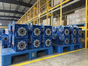 Réducteur de vitesse à vis sans fin Supror NMRV RV25 30 40 63 75 90 110 en alliage d'aluminium, autobloquant - Product Image 2