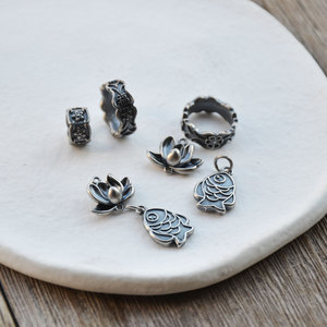Sanqi <b>Silver</b> Lotus Pendant Spacer <b>Beads</b> Small Fish Barrel <b>Beads</b> For Bracelet Making DIY Jewelry Material - Product Image 2