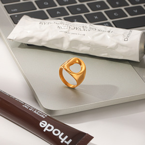 Bague en acier inoxydable plaqué or, design irrégulier et creux, simple et polyvalente, pour femme, cadeau de fête, exclusivité transfrontalière - Product Image 4