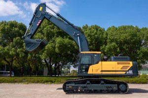 Excavatrice d'occasion HYUNDAI HX375L de 38 tonnes, état quasi neuf, prix original bas, conforme EPA&CE, en stock, vente flash - Product Image 3