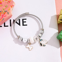 HS123 Bracelet tendance Snoopy en acier inoxydable, ajustable, avec breloques en forme d'os, cadeau pour étudiante, bracelet argenté pour femme