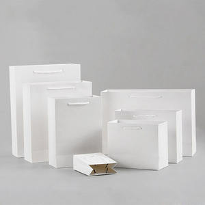 Bolsa de Papel Ecológica Reciclable de Alta Calidad y Bajo Precio para Empaque de Ropa - Product Image 1