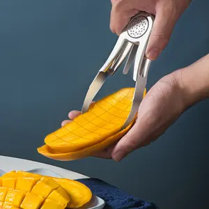 Ev kullanımı paslanmaz çelik Mango soyucu kesici bölücü yaratıcı meyve aracı Mango dilimleme