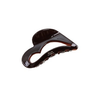 Pinza para el <span class=keywords><strong>pelo</strong></span> con diseño <span class=keywords><strong>de</strong></span> corazón recortado estilo francés para <span class=keywords><strong>mujer</strong></span>, elegante, <span class=keywords><strong>de</strong></span> acetato, HUACHEN D086, 8.5cm, para fiesta, pinzas coreanas <span class=keywords><strong>de</strong></span> acetato dorado - Product Image 6