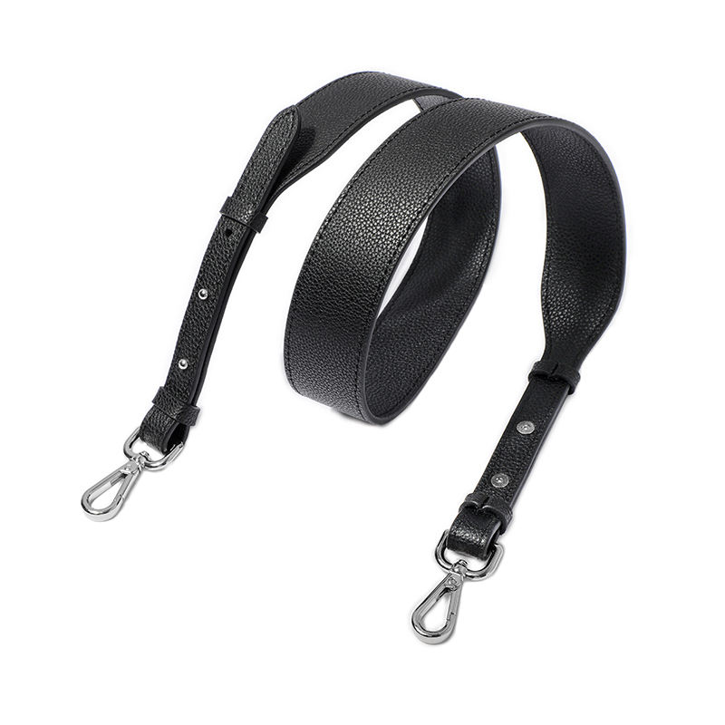 สีดำพร้อมตะขอเกี่ยวสีเงิน