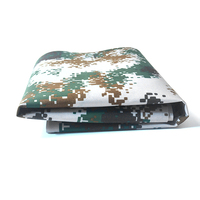 Rouleau de tissu imperméable en polyester avec motifs imprimés, épaissi pour une durabilité accrue, fabriqué en Chine pour une utilisation en extérieur.