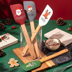 Spatule à gâteau de Noël personnalisée avec motif de bonhomme de neige, avec manche en bois, pour la pâtisserie et le mélange, ustensile de cuisine pour les fêtes de Noël - Product Image 1