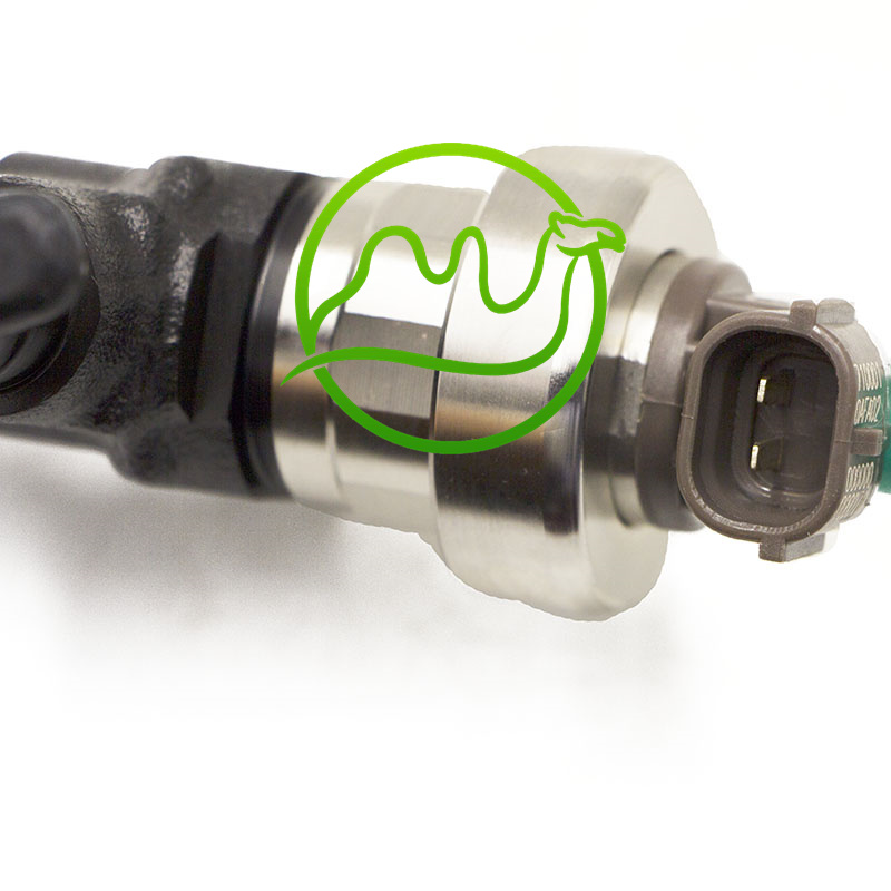 High-Quality 0950009940 8982461300 Diesel Fuel Injector 095000