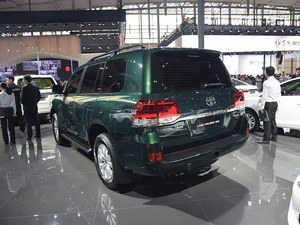 Land Cruiser VX-R 4.1-6L Turbo Semi-Automatique SUV 2023 avec sièges en cuir, toit ouvrant panoramique, climatisation automatique gauche et feux LED - Product Image 4