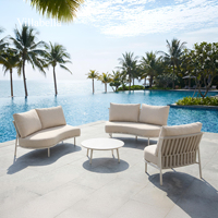 Ensemble de canapés modulaires d'extérieur modernes en rotin PE, mobilier de jardin de luxe avec structure en aluminium pour hôtel et villa