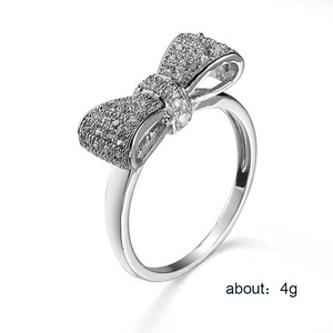Anello con fiocco alla moda per donna, elegante design intarsiato, gioielli per feste e uso quotidiano - Product Image 2