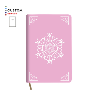 Elegante Reina Valera 1960 español A5 tamaño lindo rosa en relieve encuadernación reutilizable 30 Gsm papel Biblia con versión diferente - Product Image 1