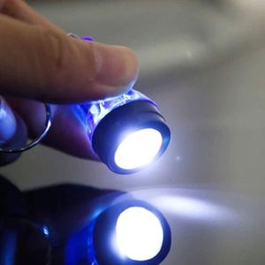 Mini lampe torche porte-clés, lampes de poche rechargeables par USB, petites lampes de poche pour situations d'urgence, mini lampe torche LED, cadeau coloré - Product Image 6