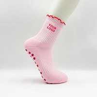 Échantillon Gratuit, Faible MOQ, Chaussettes de Pilates Brodées Premium pour Femmes, Nouvelle Mode, Chaussettes de Yoga Antidérapantes en Coton Personnalisées