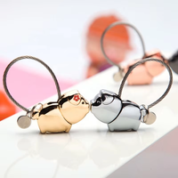 Porte-clés original en forme de cochon en or, porte-clés en forme de cochon, charme d'anime, porte-clés de couple, cadeau de la Saint-Valentin
