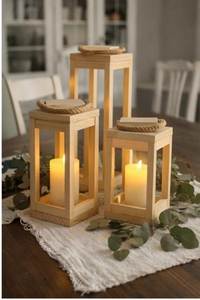 Farol de Columna de Madera de Teca Reciclada Hecho a Mano, Portavelas de Huracán Navideño, Luz Decorativa Rústica para Decoración del Hogar - Product Image 1
