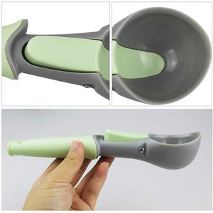 ที่ตักไอศกรีม TRP Touch Grip Handle พร้อมที่จับกันลื่น ทำจากพลาสติก ป้องกันการแข็งตัว ใช้งานง่าย - Product Image 5