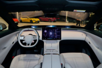 Véhicule à énergie nouvelle 2025 Xiao Mi YU7 SUV électrique pur avec une autonomie de 810km Version mondiale pour adultes Prise en charge de la Offre Spéciale en anglais