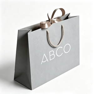Sac en papier personnalisé de luxe noir avec logo imprimé offset, laminé, recyclable, pour vêtements, robes, cadeaux et vente au détail - Product Image 3