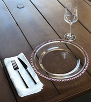 Assiette de table ronde décorative de 13 pouces en acrylique transparent perlé pour mariage et événements