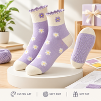 Chaussettes fantaisie avec motifs artistiques, tricotées, cadeau, bordure brodée, logo, taille, gradation, emballage, spécifications, bord festonné
